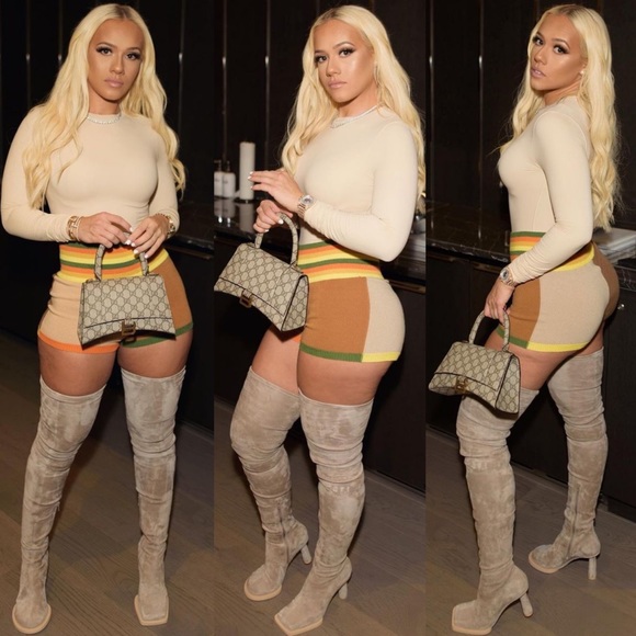 Jacquemus Les Bottes Carré Ronds boots in Khaki - Picture 3 of 14